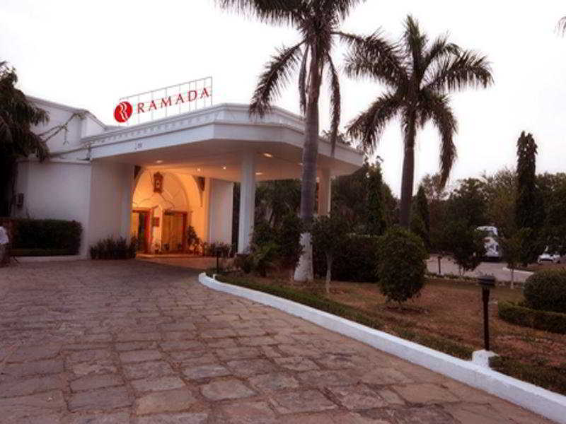 Ramada Khajuraho Hotel Exterior photo